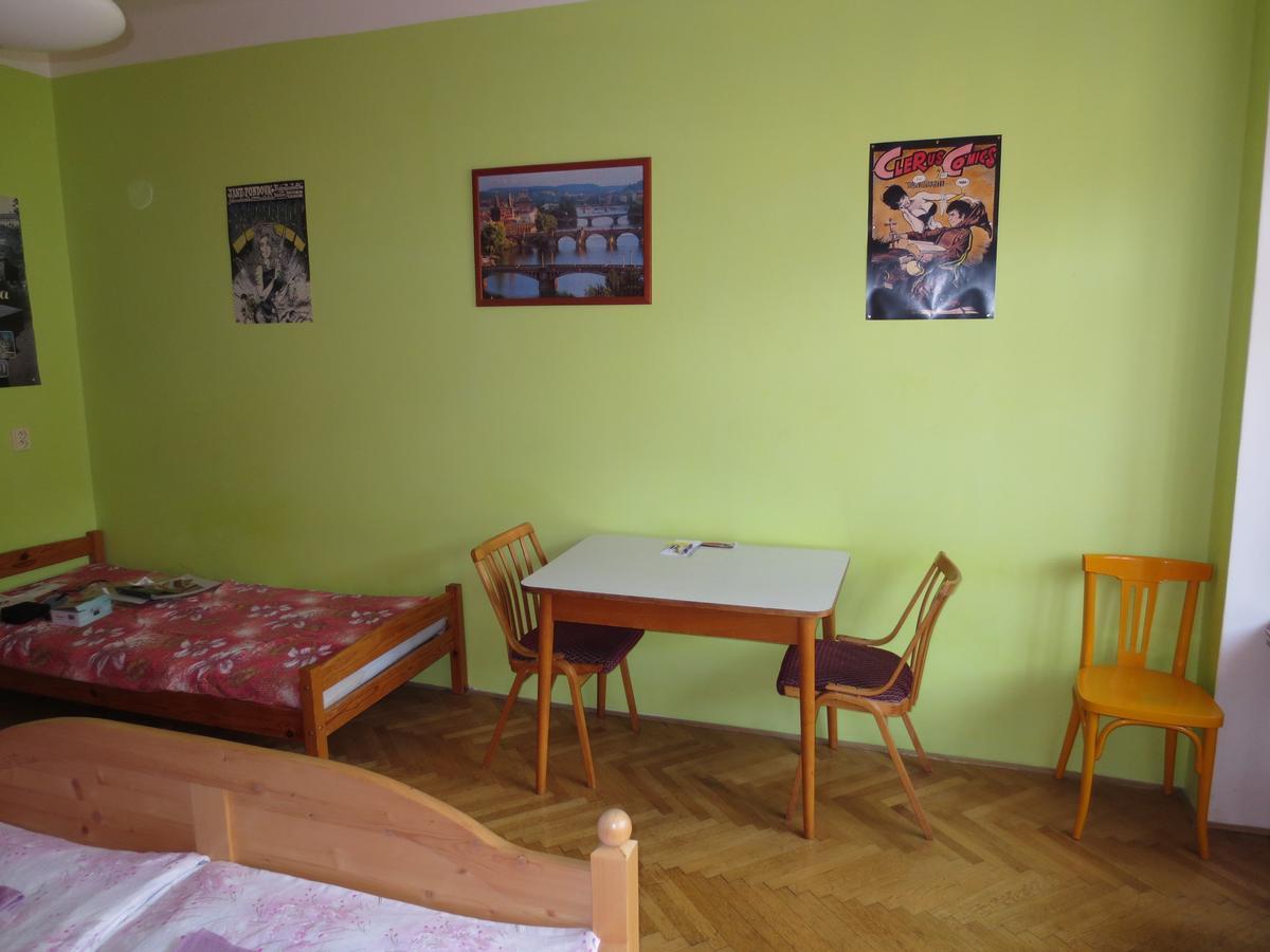 Florenc 41 Hostel Praag Buitenkant foto